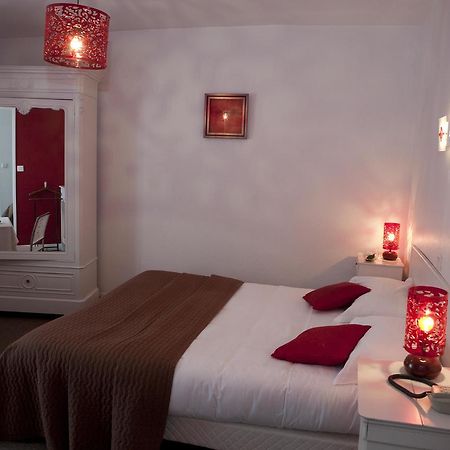 Logis Hotel Le Chrismas Châteaulin 외부 사진